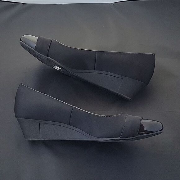 BANDOLINO FLEXIBE ROUND TOE SLIP-ON WOMEN"S WEDGE - Picture 9 of 15